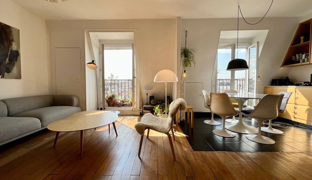 Charming 3-room apartment in the 5th arrondissement overlooking the roofs of Paris