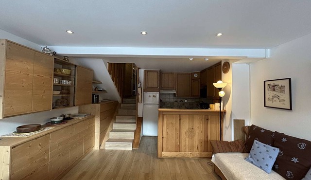 Charming 3-Story Apartment in Chantemerle, Serre-Chevalier - Sleeps 6, Parking, Wifi