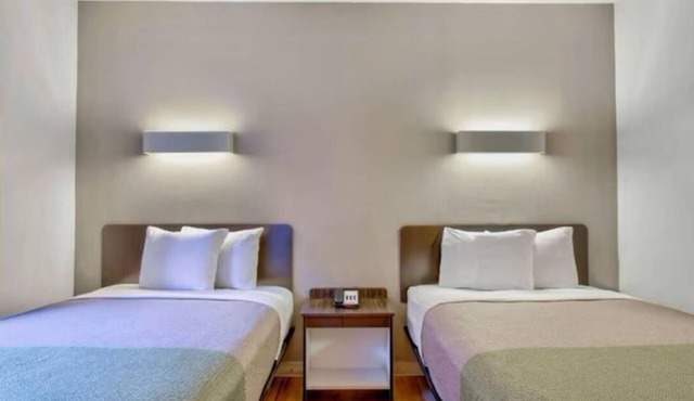 Charming 3 - Units Perfect for Dining at Crazy Cajun – Steps Away!