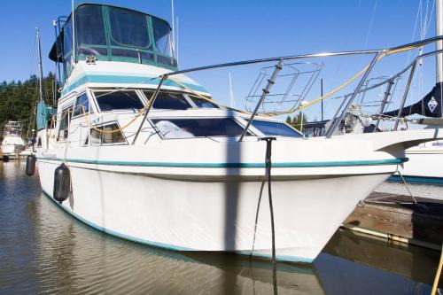 Charming 36ft Yacht | Steps to DTW Anacortes