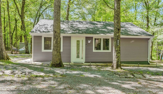 Charming 3BD Cabin by Lake Wallenpaupack