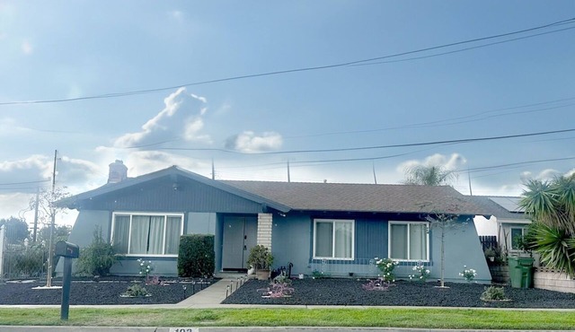 Charming 3bedrms Upland house WiFi & AC Laundry PetFriendly near Ontario Airport