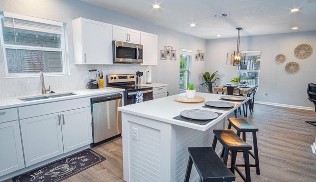 Charming 3br/1ba Close to Vibrant Downtown