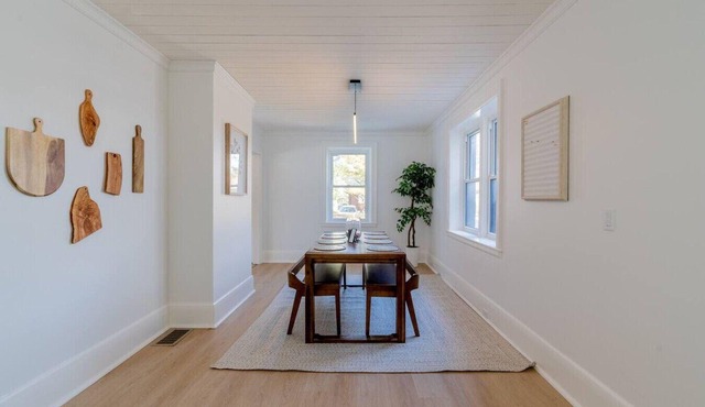 Charming 3BR Beach House with BBQ in Grand Bend
