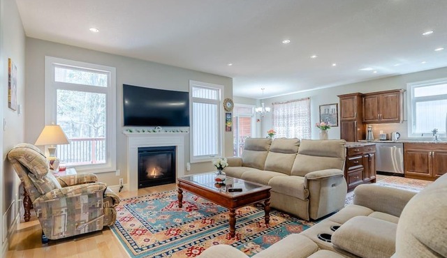 Charming 3BR Bungalow in Trenton