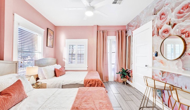 Charming 3BR Bungalow for Bachelorette + Bridal