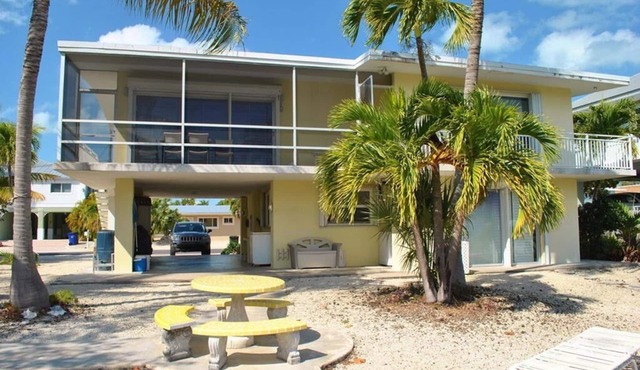 Charming 3BR canal home in Islamorada, perfect for your tropical getaway!