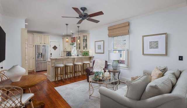 Charming 3BR Cottage + Garden, Walk to Downtown & Metra, Sleeps 6