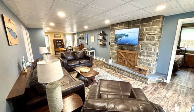 Charming 3BR Cottage Near Sylvan Beach | Pets OK