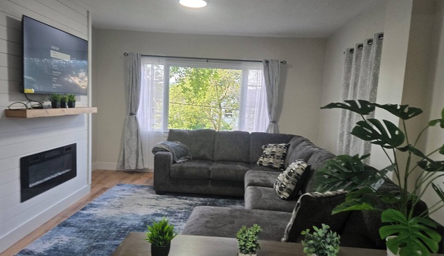 Charming 3BR Downtown Corning Home – Walk to Dinning, Museums & Market Street!