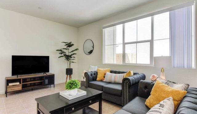 Charming 3BR Escape｜Sunlit Patio｜Pet-Friendly｜Flexible Leasing Available #41384