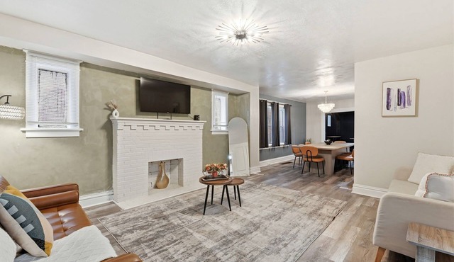 Charming 3BR Family Home Near Downtown STL