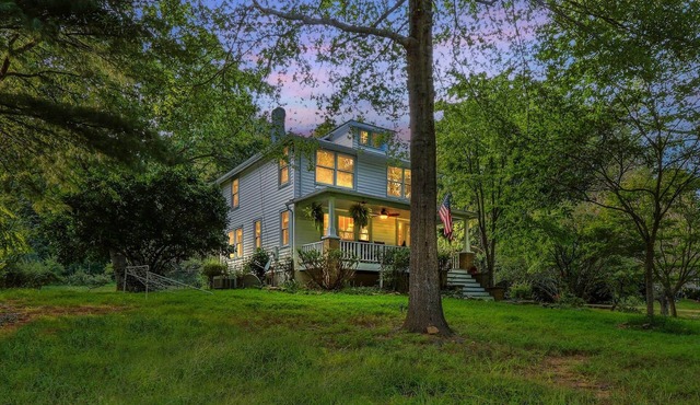 Charming 3BR Farmhouse Wine Country Getaway