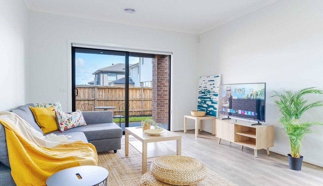 Charming 3BR Home with Study in Junction Village