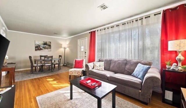 Charming 3BR Home in Brookside |Near Gathering Plc