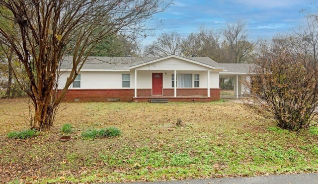 Charming 3BR Home w/Private Yard