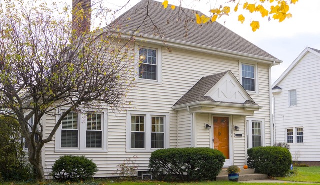 Charming 3br home with hot tub - 2 miles from Notre Dame's campus!