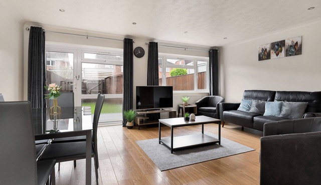 Charming 3BR House With Garden in Cherry Hinton