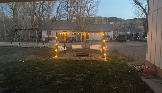 Charming 3BR house w/ huge yard, fire pit, WiFi and AC in enchanting Duchesne.