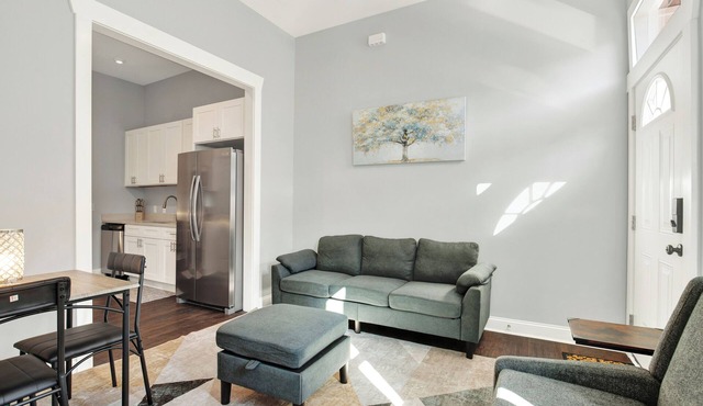 "Charming 3BR Stay in the Center of Savannah | Sleeps 7+