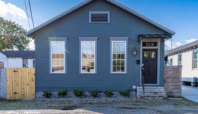 Charming 3BR Uptown home with fenced yard. Walk to Magazine St, near streetcar & FQ.