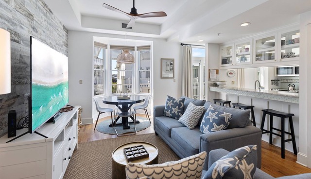 Charming 3br, 2.5bth Condo in the Heart of Carillon Market Street