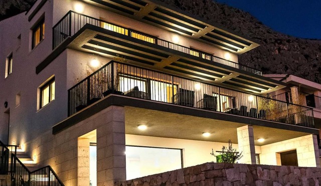 Charming 3BR Villa for 6, With Heated Pool with Waterfall