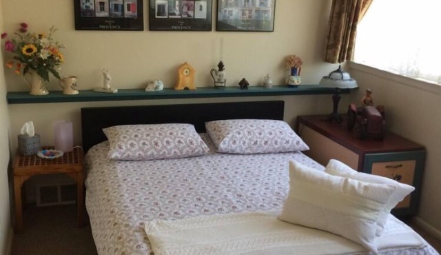 Charming 3rd Flr Bedroom with Private Bath & Roof-Deck & Parking