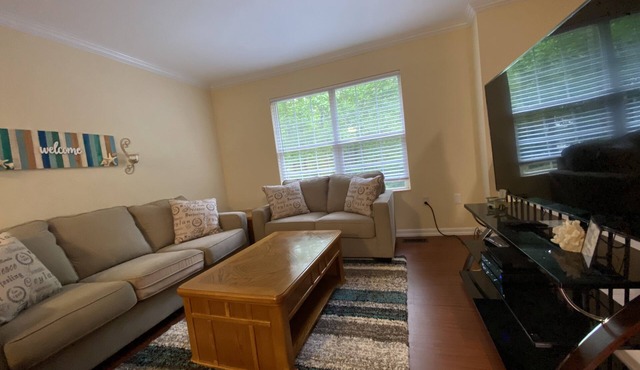 Charming 4 Bdr 3 Bath Chesapeake Beach Home 2 king beds, a queen and bunk bed