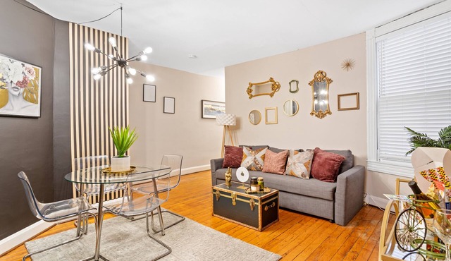 Charming 4 bed/Wine/Parking/1000sqft/Mins to Dwntwn!
