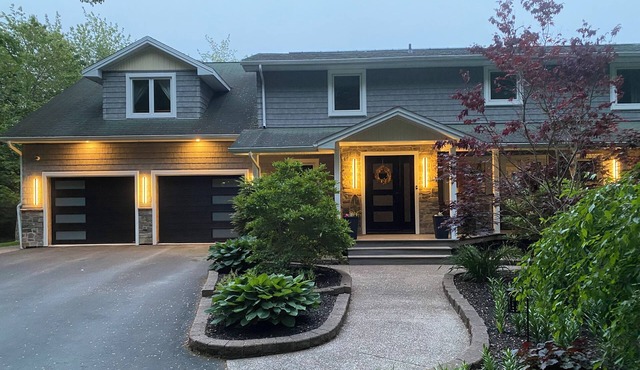 Charming 4-bedroom lake house in Upper Tantallon