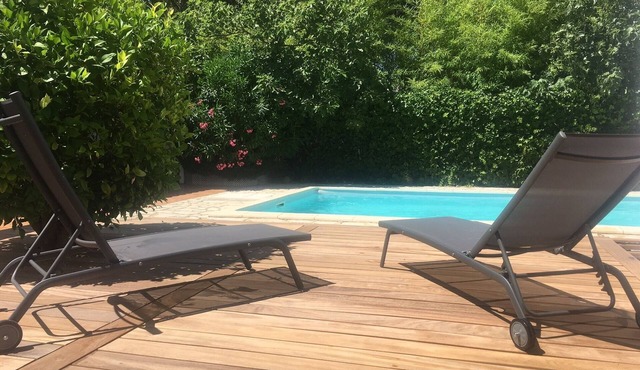 Charming 4 bedroom Villa with swimming pool between beach and golf course.