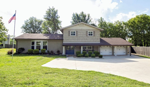 Charming 4-bedroom Beautiful Lakefront w/Kayaks - Old Hickory Haven