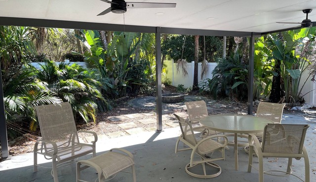 Charming 4-bedroom house with WiFi, Amenities in pleasant Pembroke Pines