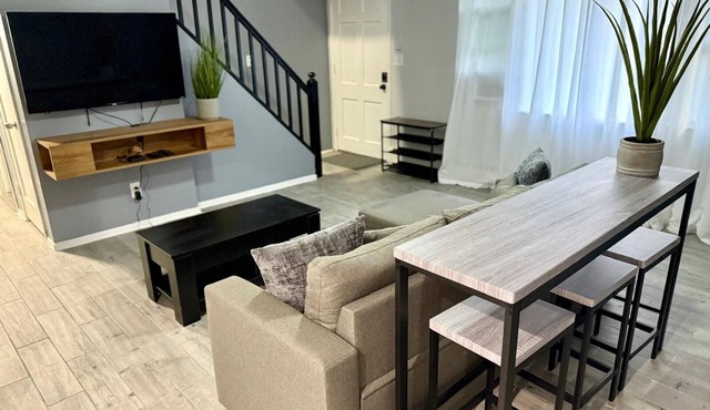 Charming 4-bedroom house with AC in East Hartford
