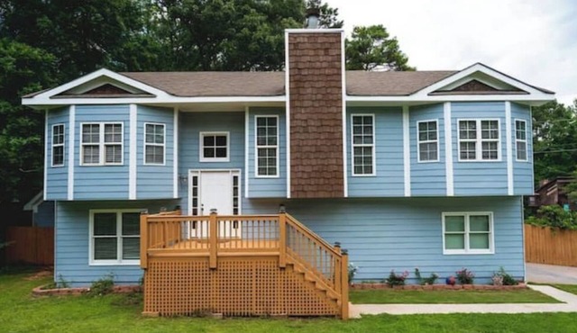 Charming 4-bedroom house with Wi-Fi and AC in Lawrenceville.