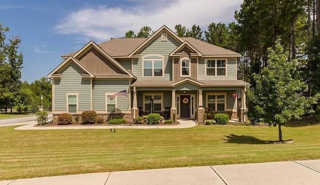 Charming 4-bedroom, 3 bathroom house situated close to the Augusta National.