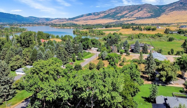 Charming 4-bedroom B&B with WiFi and AC in Huntsville