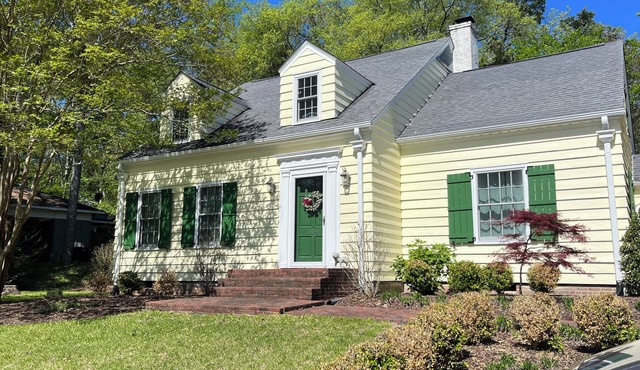 Charming 4-bedroom bungalow, ideal for gameday, & celebrating in Starkville, MS!