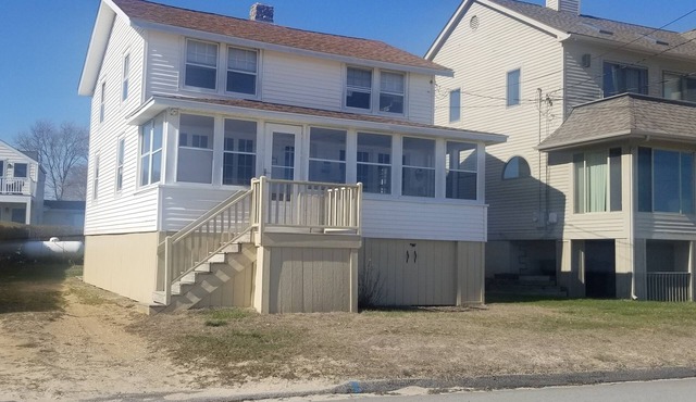 Charming 4-bedroom beach front cottage in beautiful Old Lyme Ct