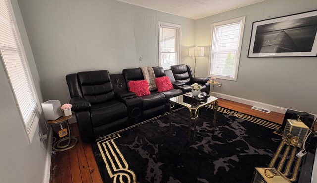 Charming 4-bedroom Beach House