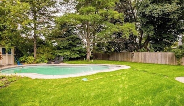 Charming 4-bedroom bungalow with Pool in soothing Mississauga