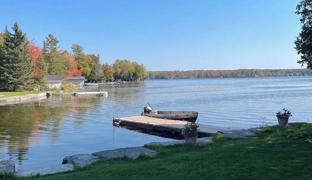 Charming 4-bedroom cottage in beautiful Buckhorn with AC