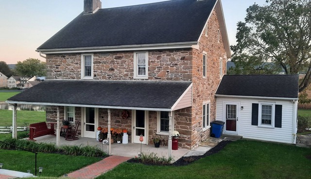 Charming 4 bedroom FarmHaus, circa 1790, renovated on Scenic Byway.
