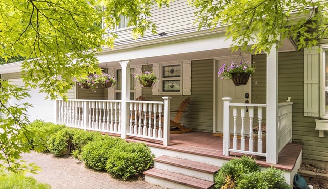 Charming 4-bedroom, family-friendly home in Excelsior. Walkable to everything.