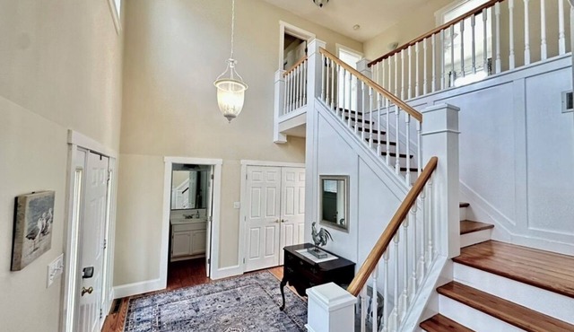 Charming 4-bedroom Farmhouse with Large In-Ground Swimming Pool and River View