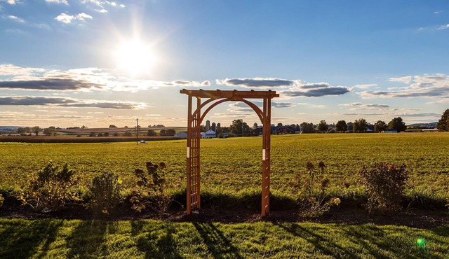 Charming 4-bedroom farmhouse with WiFi, AC in welcoming Gap