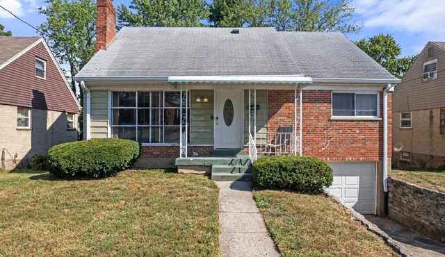 Charming 4-bedroom house with WiFi, AC in brilliant Cincinnati, Silverton area.
