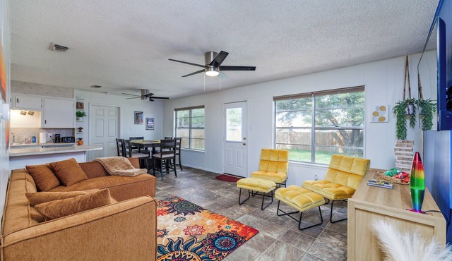 Charming 4-bedroom house can sleep 8 in peaceful San Angelo