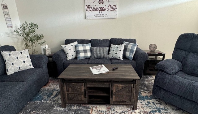 Charming 4-bedroom house with AC and WiFi in lovely Starkville